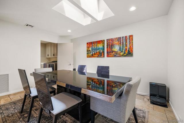 142 Yale Dr, Rancho Mirage CA: https://media.crmls.org/mediaz/b3faf145-30ea-44a8-9bd2-7019669dd3e5.jpg
