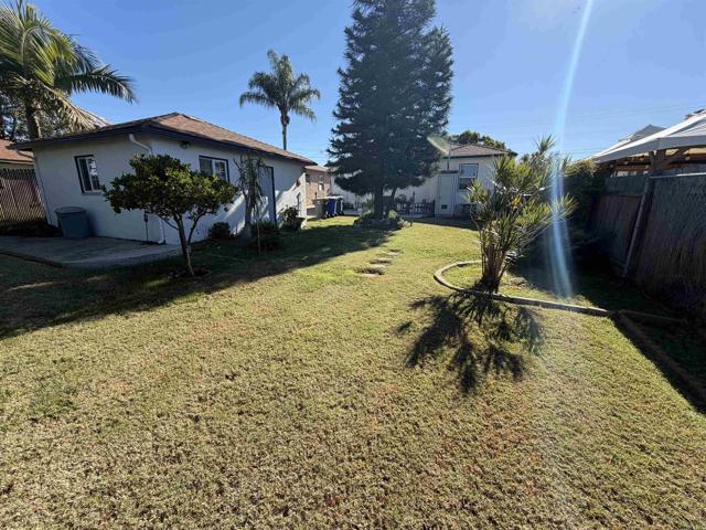 7518 Sturgess Avenue, La Mesa CA: https://media.crmls.org/mediaz/b3fb769d-30f4-4b8d-a75f-f17200419fc0.jpg