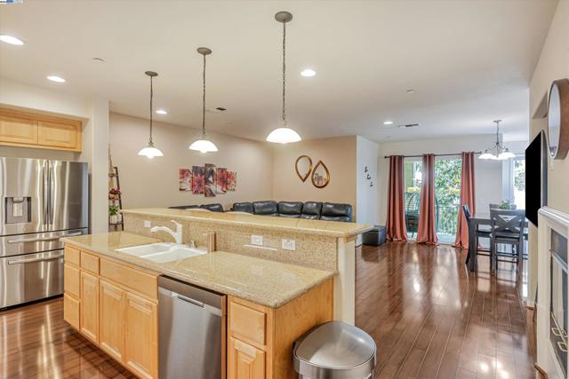 Image 8 of 34 For 4380 Fitzwilliam St