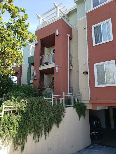2330 University Avenue, East Palo Alto CA: https://media.crmls.org/mediaz/b3fbeaee-3598-4ef6-9004-9e159825254f.jpg