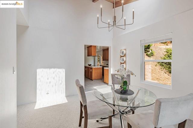 6659 Exeter Dr, Oakland CA: https://media.crmls.org/mediaz/b3fc0547-0751-4b98-869b-521497fd6bc4.jpg