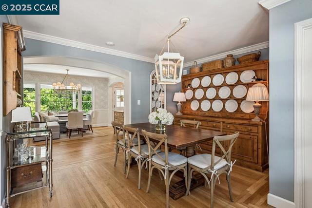 72 Davis Rd, Orinda CA: https://media.crmls.org/mediaz/b3fc4e43-e557-48da-8eea-6d36e1064f54.jpg