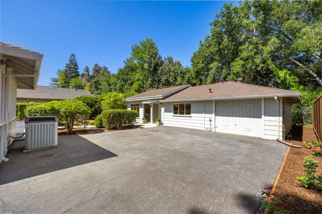 678 Chimalus Drive, Palo Alto CA: https://media.crmls.org/mediaz/b3fd9a43-a8d0-44b4-87aa-16574f594742.jpg