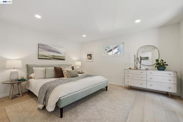 6801 ARMOUR DRIVE, Oakland CA: https://media.crmls.org/mediaz/b3fe41d5-f028-4389-83c6-7a36a0c276de.jpg