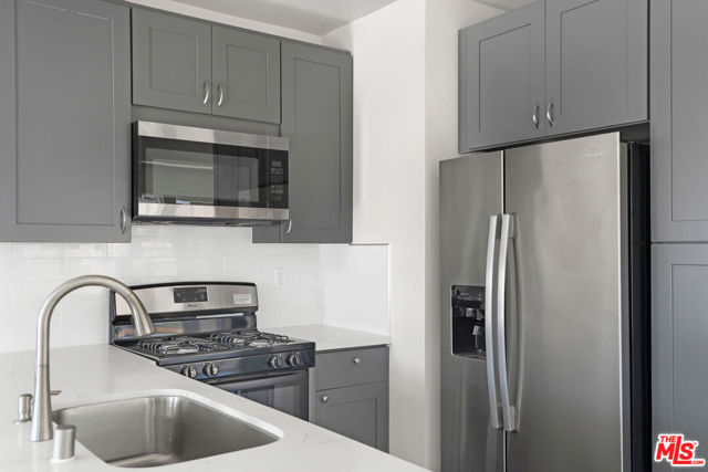 1507 W 50TH Street, Los Angeles CA: https://media.crmls.org/mediaz/b3fecf73-fe23-40c1-a39f-78a04f21dafb.jpg