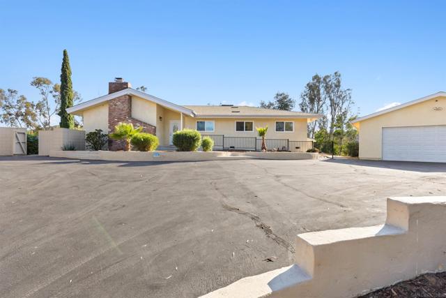 25311 Jesmond Dene Road, Escondido CA: https://media.crmls.org/mediaz/b3ff7549-d48f-463d-bf61-00be99c27783.jpg