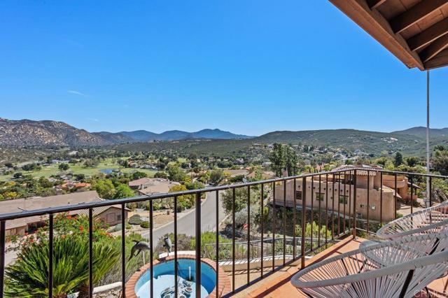 23742 Calistoga Pl, Ramona CA: https://media.crmls.org/mediaz/b3ff84a4-4e44-49fb-8580-d6aaae104ed0.jpg