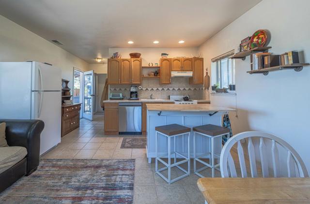 394 Mesa Road, Salinas CA: https://media.crmls.org/mediaz/b3ffabbd-e510-406c-847a-6b011e8be5db.jpg