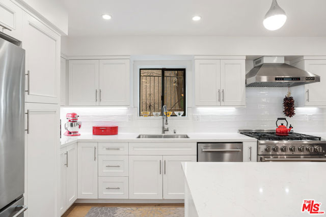 3850 Udell Court, Los Angeles CA: https://media.crmls.org/mediaz/b3ffdcbf-79e9-4981-bc5e-e66836cd3c05.jpg