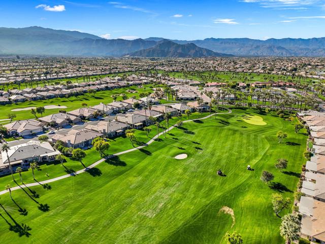 80149 Royal Birkdale Drive, Indio CA: https://media.crmls.org/mediaz/b4009de7-c653-4337-9764-1ddcb5a90c65.jpg