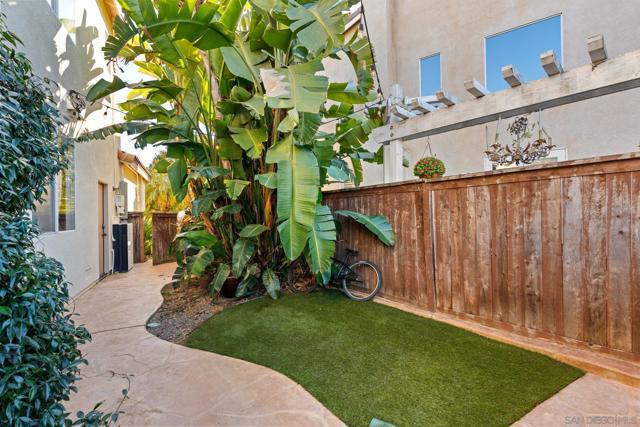 1664 Sagewood Way, San Marcos CA: https://media.crmls.org/mediaz/b4011523-c7b0-46b0-9c08-ed3216049e64.jpg