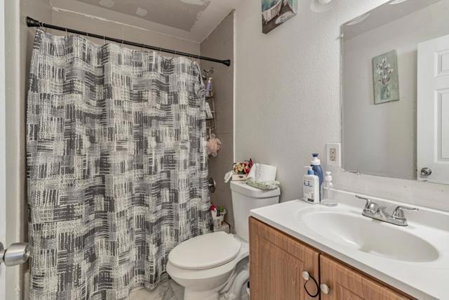 748 Clara Street, Oakland CA: https://media.crmls.org/mediaz/b40115f5-bd38-409b-9240-2547bc84d0b1.jpg