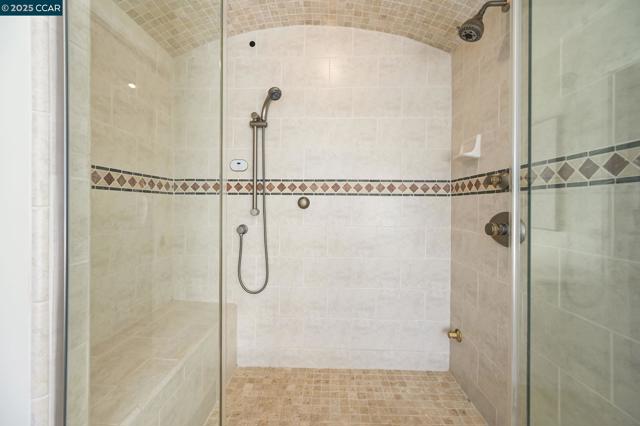 554 Golf Club Road, Pleasant Hill CA: https://media.crmls.org/mediaz/b40141b2-372b-45ed-85f5-6aa4033fbbdc.jpg