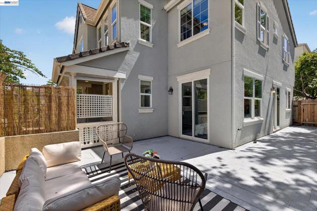 5880 Hillbrook Pl, Dublin CA: https://media.crmls.org/mediaz/b40186c0-3d7d-43a2-b1aa-0f3321e21c82.jpg