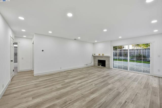 3312 San Marco Ct, Union City CA: https://media.crmls.org/mediaz/b4019a1b-9cbf-4a95-b84b-1fd230354ad2.jpg