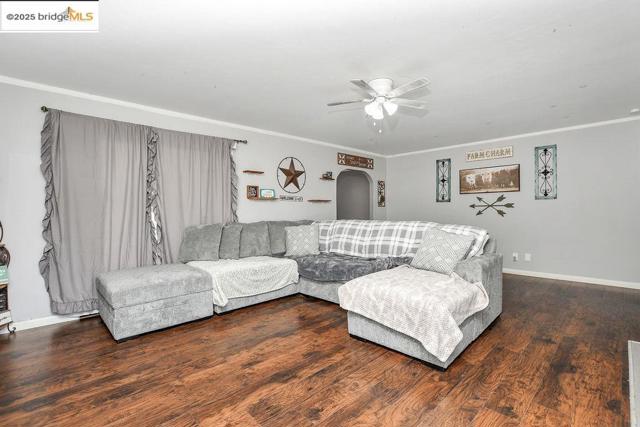 1711 D St, Antioch CA: https://media.crmls.org/mediaz/b402651a-6911-4ff6-898a-7e1815d8ef5d.jpg