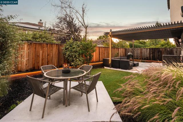 84 Plumeria Ct, Danville CA: https://media.crmls.org/mediaz/b40314f7-f19a-4cc7-b5d7-12b9828cfab5.jpg