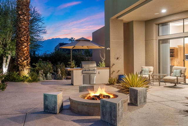 12 Boulder Lane, Rancho Mirage CA: https://media.crmls.org/mediaz/b403a49d-59b3-4465-b7a4-43390de09162.jpg