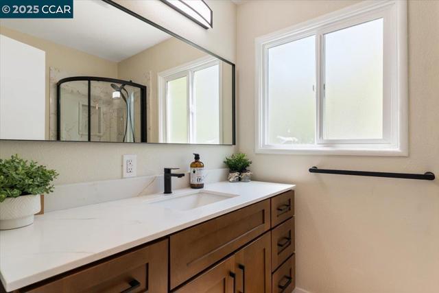 4178 Huckleberry Dr, Concord CA: https://media.crmls.org/mediaz/b404a357-c6bc-4de3-96f5-7a2dbe32c3fa.jpg