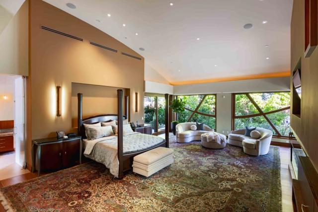 27500 La Vida Real, Los Altos Hills CA: https://media.crmls.org/mediaz/b404bb70-2409-43cd-8420-abb3e6362edc.jpg