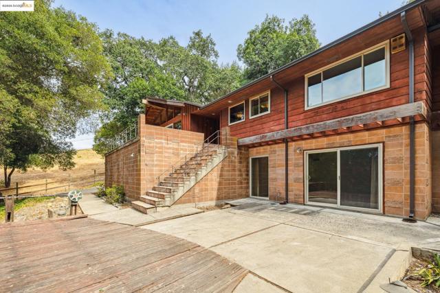 5201 Alhambra Valley Rd, Martinez CA: https://media.crmls.org/mediaz/b40557ba-34e0-4805-86e5-c6ca83887b66.jpg