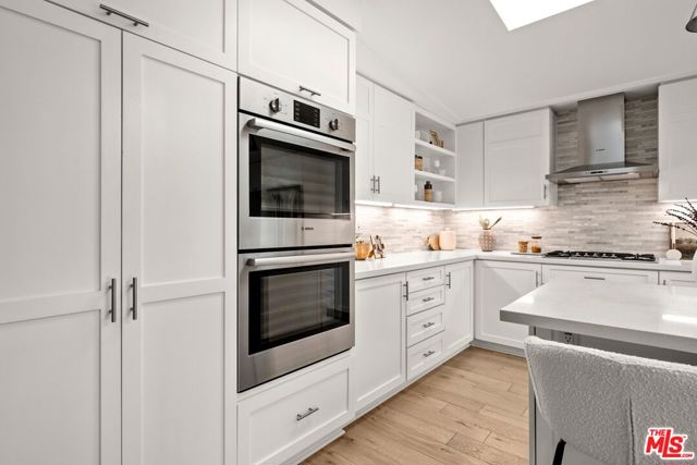 8811 Wonderland Avenue, Los Angeles CA: https://media.crmls.org/mediaz/b4058436-f183-40d0-9d59-4d00c4801a77.jpg