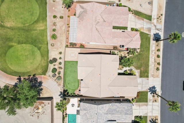 60375 Living Stone Drive, La Quinta CA: https://media.crmls.org/mediaz/b405ef09-e1ad-4f4a-bb4f-c715e981f90f.jpg