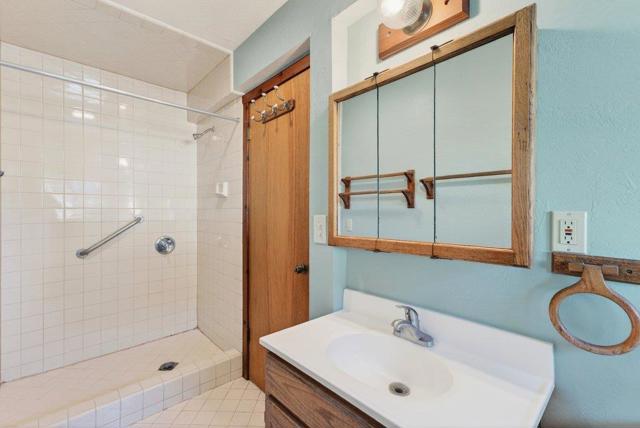 1 Gray Way, Watsonville CA: https://media.crmls.org/mediaz/b405ff65-2bc4-4ac4-9ece-66095e893d6c.jpg