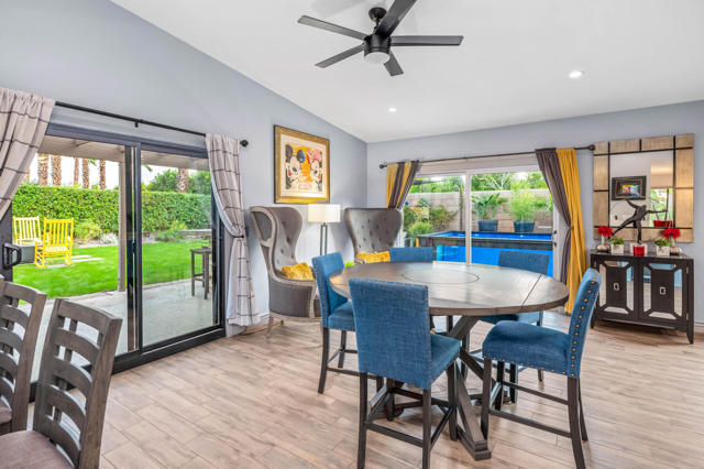 1289 E Caleta Way, Palm Springs CA: https://media.crmls.org/mediaz/b4060ac8-ed28-4d42-8ff4-34bec2e14149.jpg