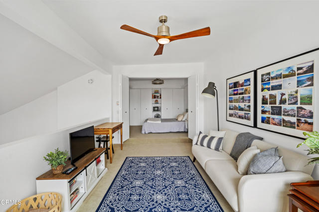 2287 Martinique Lane, Oxnard CA: https://media.crmls.org/mediaz/b40681cf-ff53-4336-87f0-cb755fd055b1.jpg