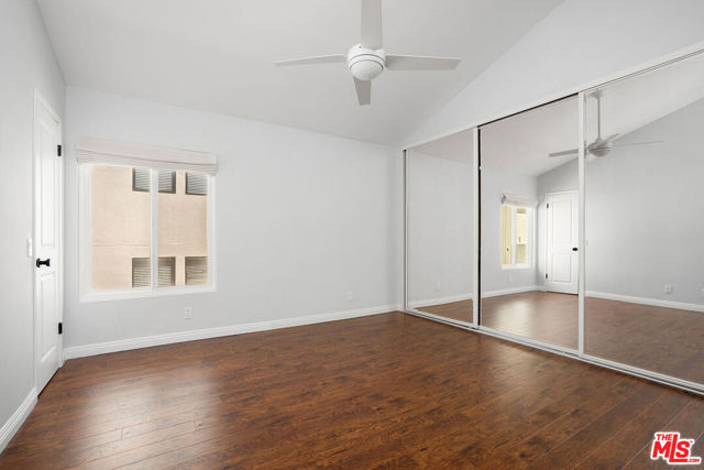 13948 Moorpark Street, Sherman Oaks CA: https://media.crmls.org/mediaz/b407712f-5c87-4564-ba32-99e9ba8002e2.jpg