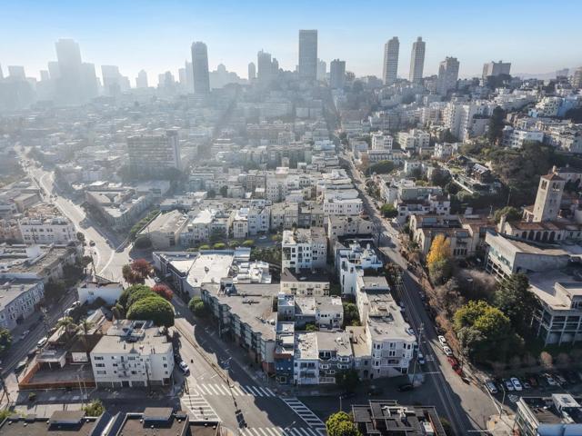 649651 Francisco St, San Francisco CA: https://media.crmls.org/mediaz/b407e676-92dd-40fd-be8b-f1da53e9709a.jpg