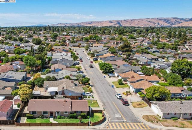 5349 Valpey Park Ave, Fremont CA: https://media.crmls.org/mediaz/b407ff04-3d40-4308-b134-7b6513c1512a.jpg