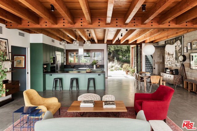 22575 Monte Vista Drive, Topanga CA: https://media.crmls.org/mediaz/b4083dfd-a972-41ad-8144-7bb67e50bdb4.jpg