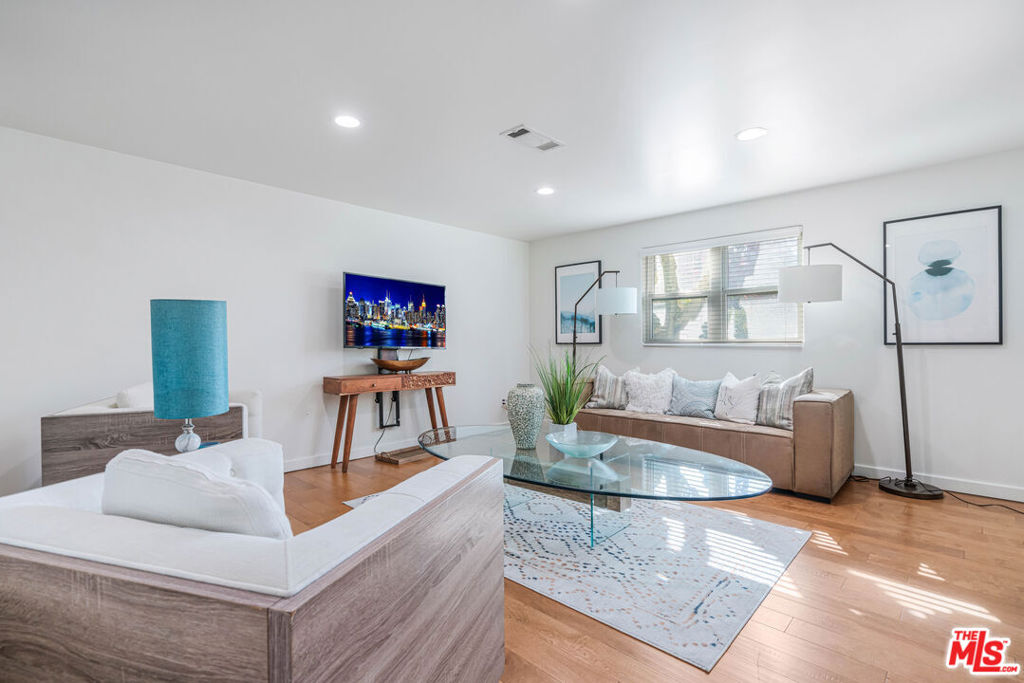 3718 S Barrington Avenue — image 1
