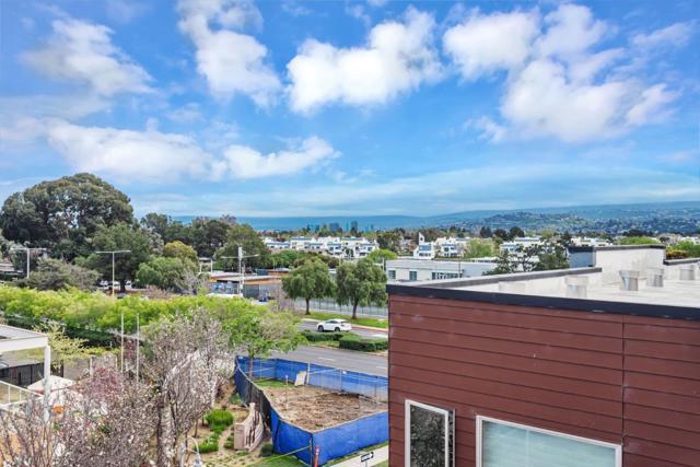 1028 Foster Square Lane, Foster City CA: https://media.crmls.org/mediaz/b408d4bc-f1a0-40ec-a3aa-39f596a79d11.jpg