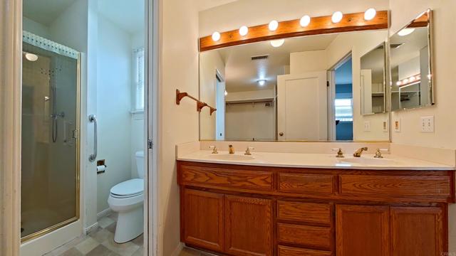 2862 Highland Drive, Carlsbad CA: https://media.crmls.org/mediaz/b4095f8d-7265-4746-8005-75d4cd19b004.jpg