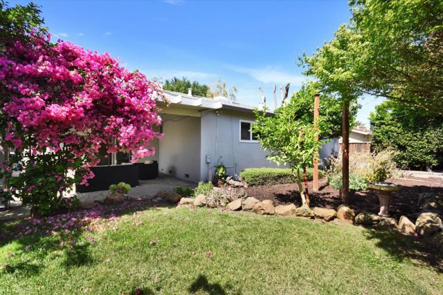 448 Kings Court, Campbell CA: https://media.crmls.org/mediaz/b409b7d1-7af5-4db0-ae30-4257ac242474.jpg