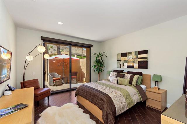 11 Vista Loma Drive, Rancho Mirage CA: https://media.crmls.org/mediaz/b409de0f-ce86-426b-bc17-c7ac4db470e8.jpg