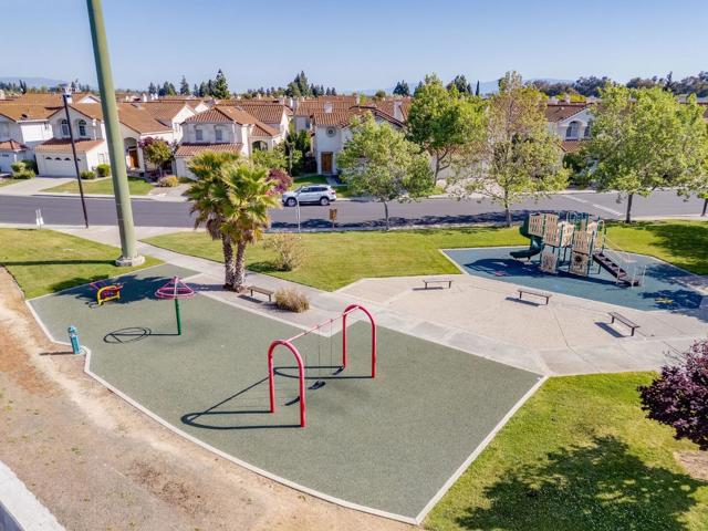 356 Meadowhaven Way, Milpitas CA: https://media.crmls.org/mediaz/b409ec11-72f2-4f8d-ab93-1ed229e2ac6a.jpg