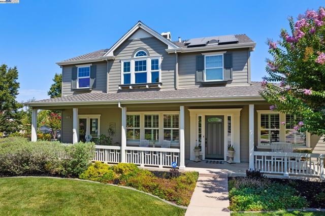 3168 Bay Meadows Ct, Livermore CA: https://media.crmls.org/mediaz/b40a38a6-3288-4c58-b62e-fc56defecbb9.jpg