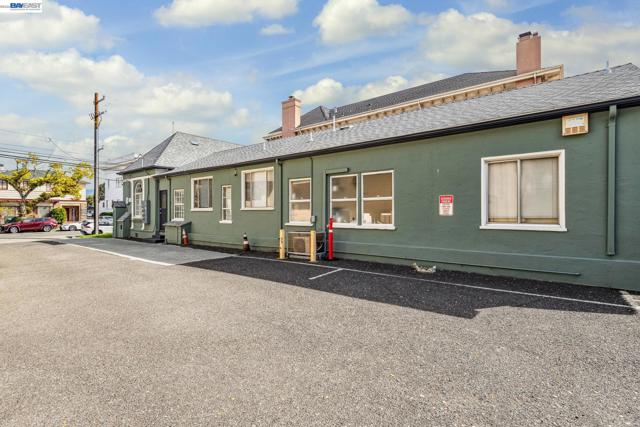 Image 8 of 23 For 2242 Santa Clara Ave