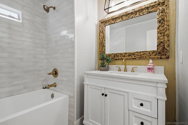 525 W El Norte, Escondido CA: https://media.crmls.org/mediaz/b40a8839-3846-4c2f-8e17-0613ff79ce9a.jpg