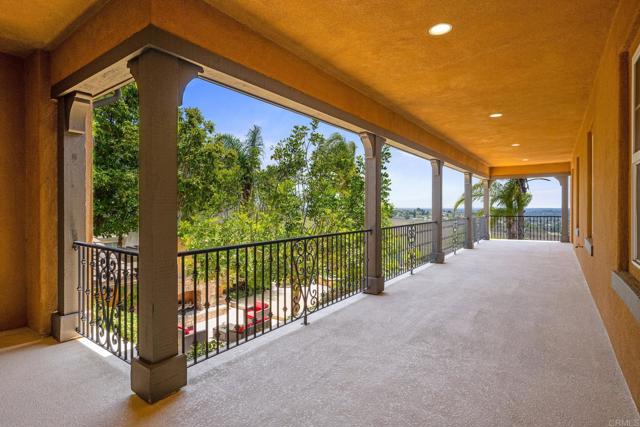 3219 Corte Paloma, Carlsbad CA: https://media.crmls.org/mediaz/b40b3a2c-8b28-4514-a360-9b7a155b641a.jpg