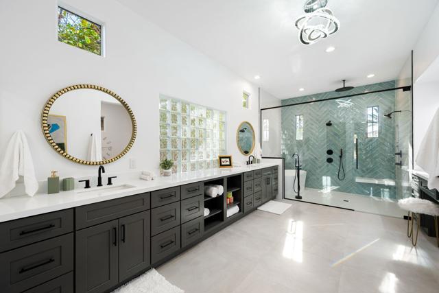 Image 20 of 42 For 307 Loch Lomond Road