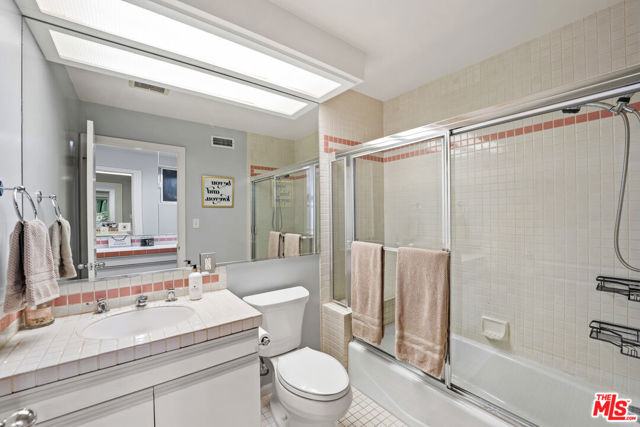 23246 Canzonet Street, Woodland Hills CA: https://media.crmls.org/mediaz/b40bcc8d-e1c6-4afd-b6a1-9f71ebbf405f.jpg