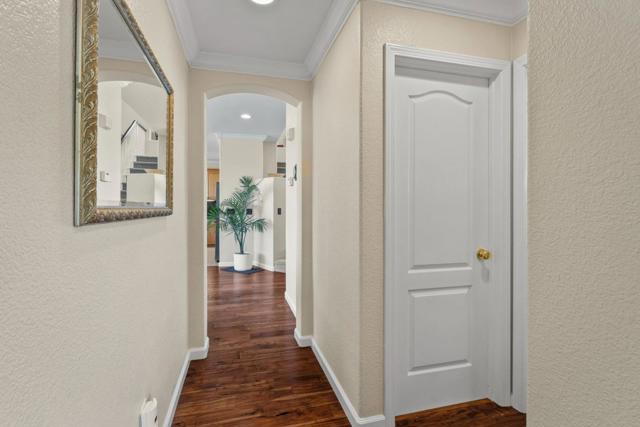 531 Via Vaquero Sur, San Juan Bautista CA: https://media.crmls.org/mediaz/b40cadeb-d54a-49ef-8499-94c0d48a249f.jpg