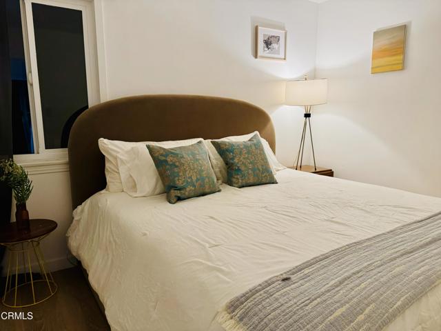 Detail Gallery Image 13 of 20 For 1086 Hollygrove Ln, Altadena,  CA 91001 - 4 Beds | 2 Baths