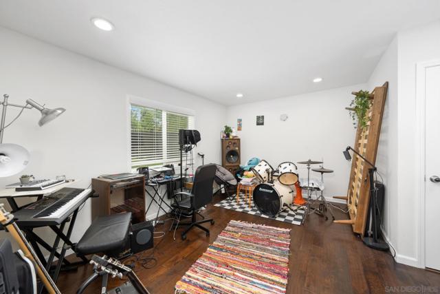 346 El Monte Rd, El Cajon CA: https://media.crmls.org/mediaz/b40d25b9-4e34-47e0-9855-245e89f2b471.jpg