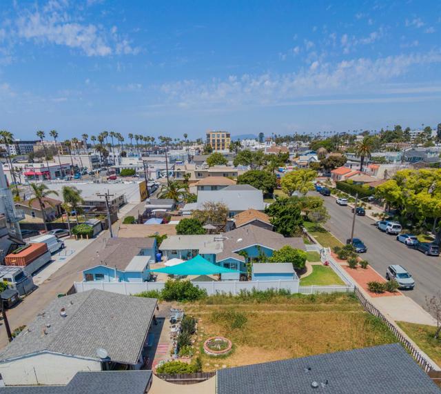 321 S Freeman, Oceanside CA: https://media.crmls.org/mediaz/b40d5626-5838-4f32-901d-2d4df41a4965.jpg